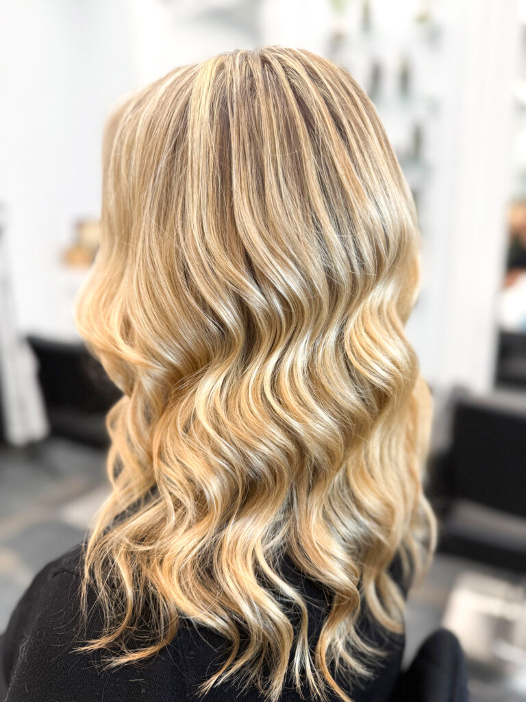 Balayage blond polaire à Le Plessis-Robinson | Emma Coiffure